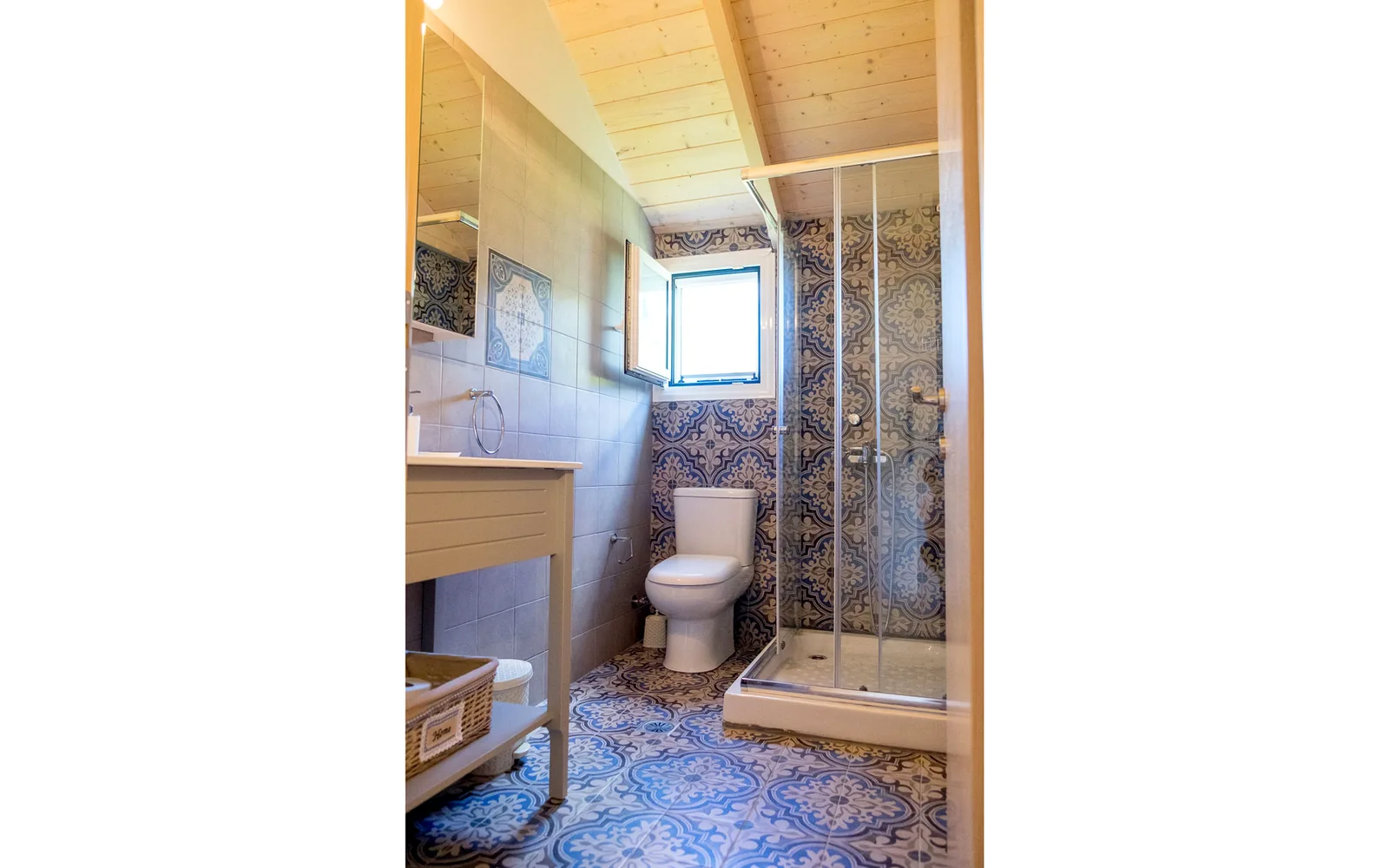 Private bathroom with shower in Il Mare at Villa Vanda