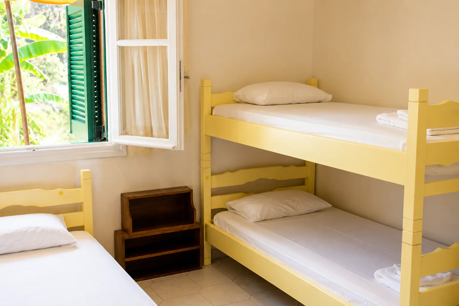 Family bedroom with single bed and bunk beds at La Terrazza, Villa Vanda